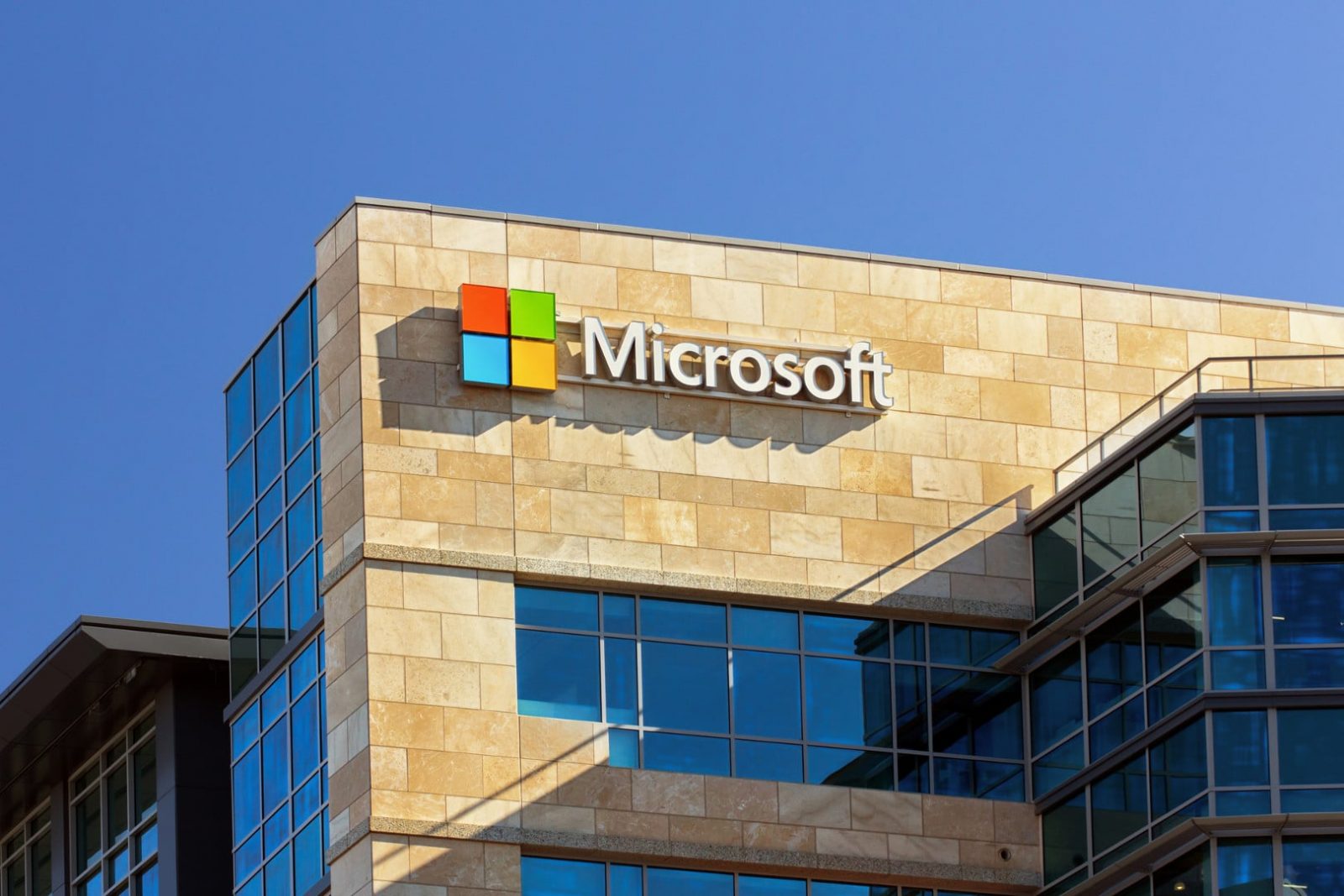 Microsoft suspends all new sales of products and services in Russia